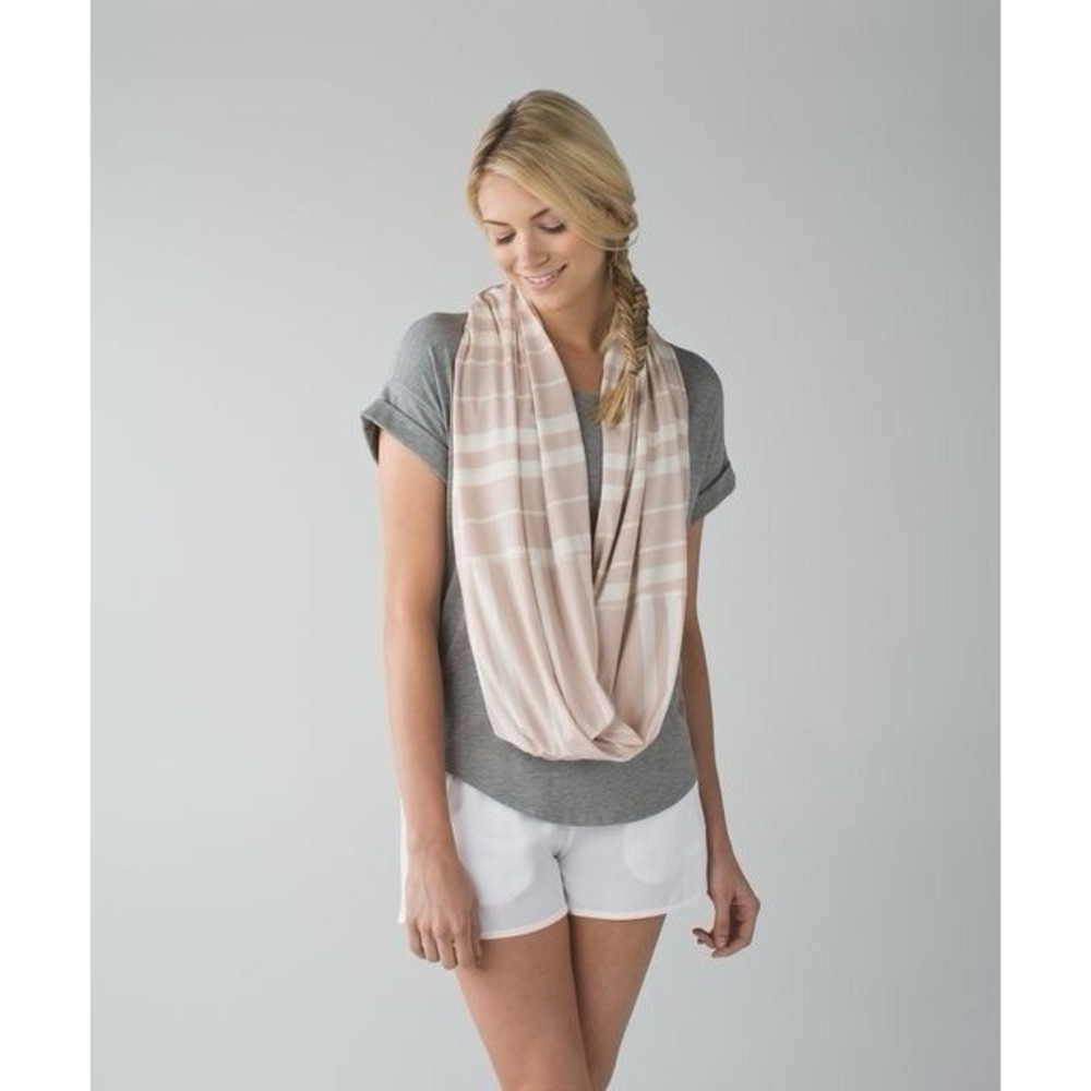 Lululemon Athletica Vinyasa Scarf‎ VitaseaBeach Blanket Stripe Angel Wing Grain